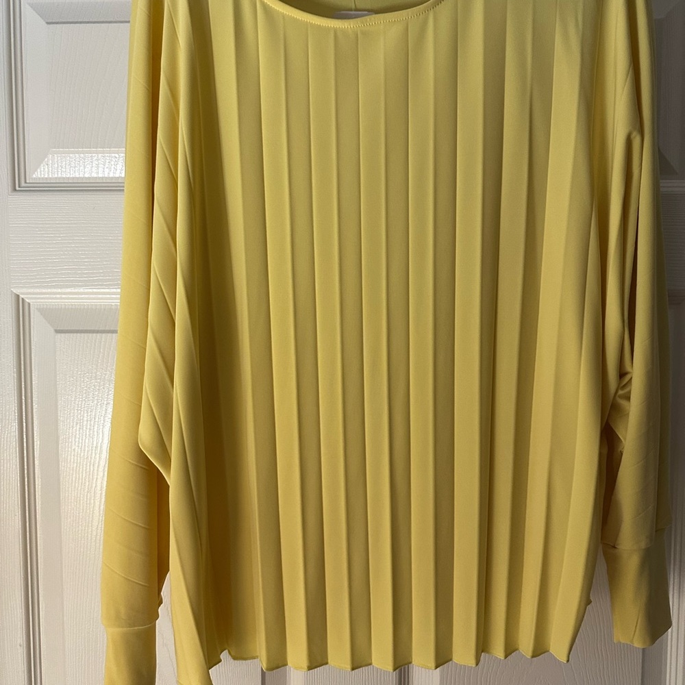 Frank Lyman Design Collection Yellow Pleated Long Sleeve Blouse